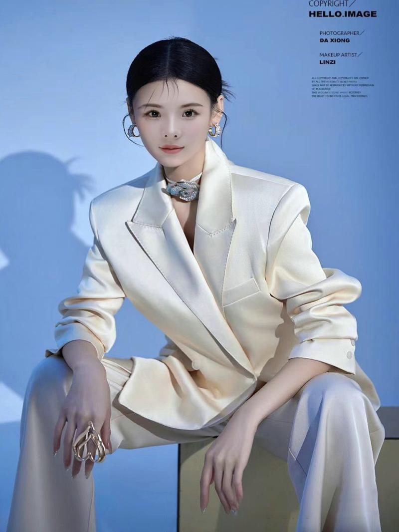 Fashionable Western Suit Set P - огляд і ціна Ethnic Fashion Studio