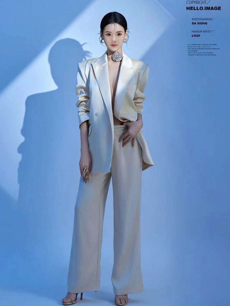 Fashionable Western Suit Set P - огляд і ціна Ethnic Fashion Studio